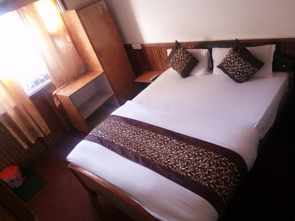 Goroomgo Luxury Stay Mall Road 나이니탈 외부 사진